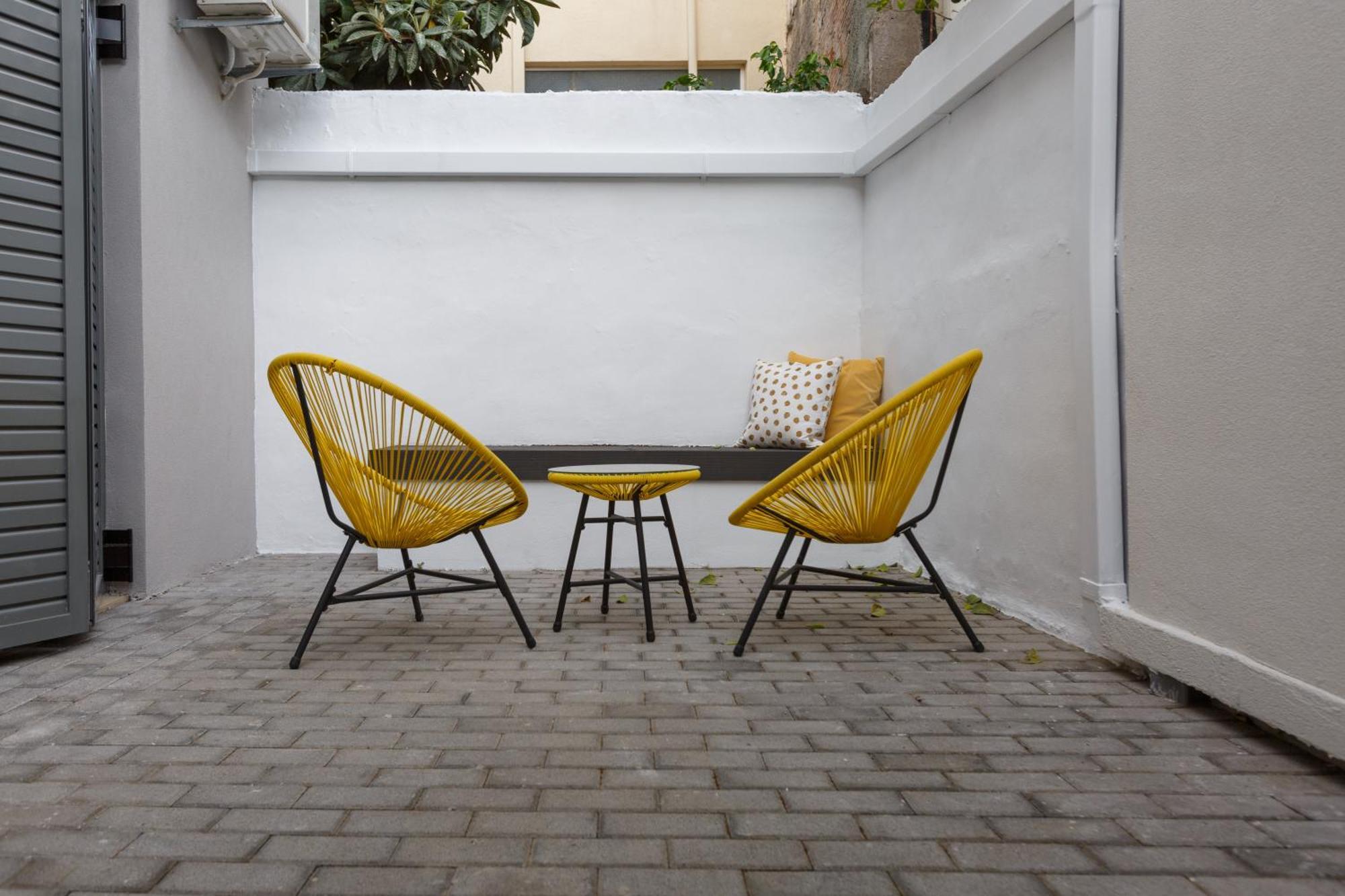 Groundfloor 2Br Apt With Smallyard Near The Heart Of Kalamata Exterior foto