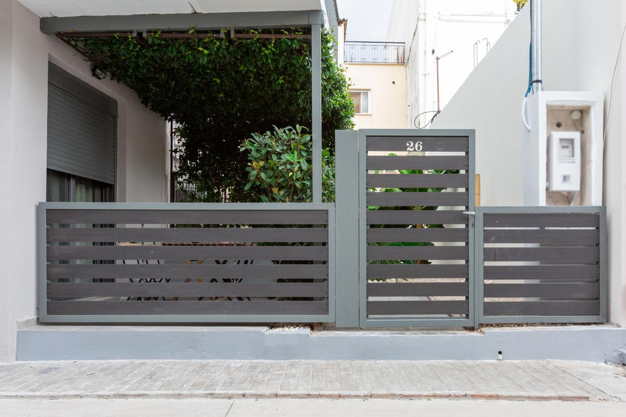 Groundfloor 2Br Apt With Smallyard Near The Heart Of Kalamata Exterior foto