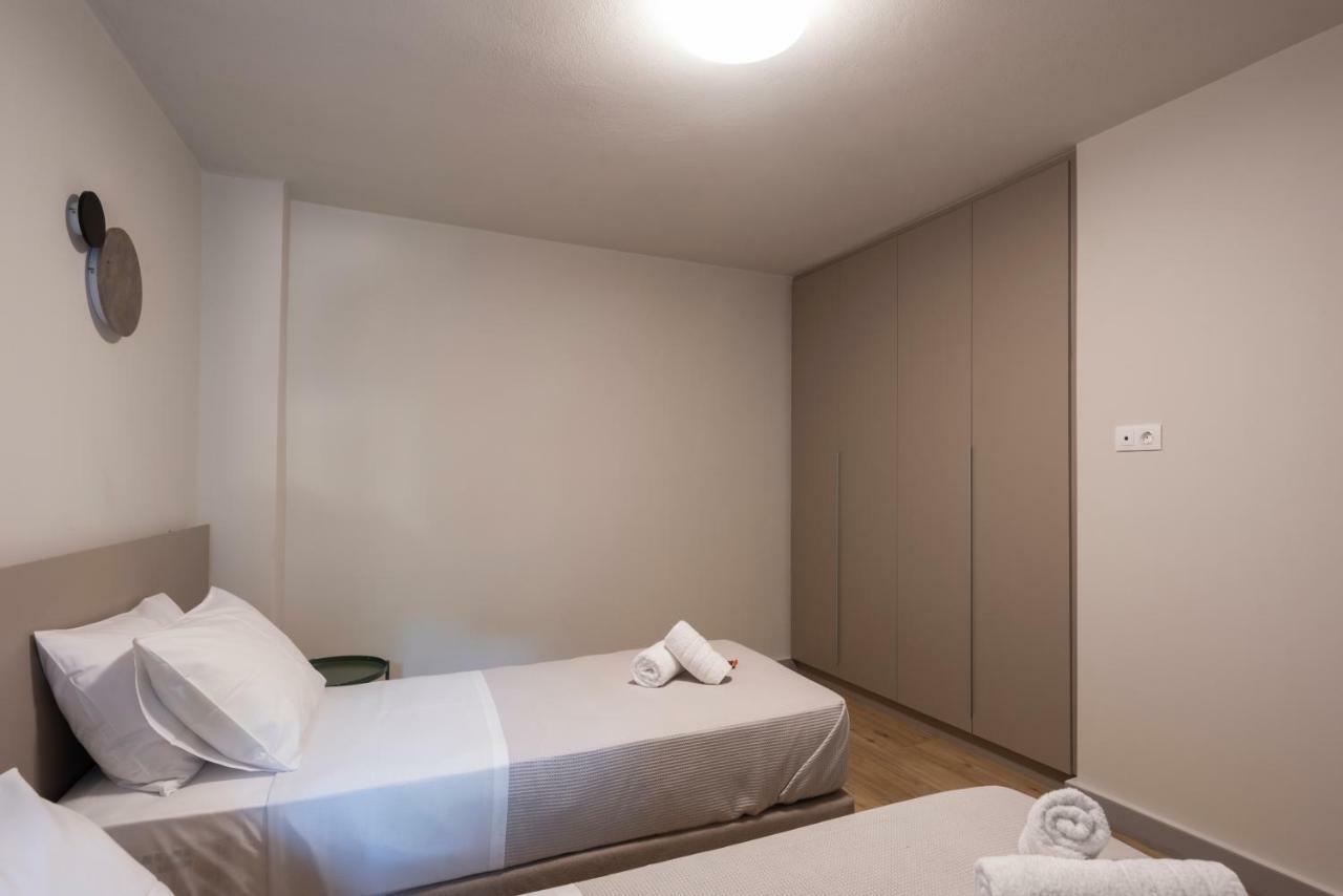 Groundfloor 2Br Apt With Smallyard Near The Heart Of Kalamata Exterior foto