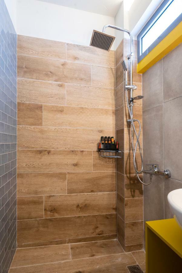 Groundfloor 2Br Apt With Smallyard Near The Heart Of Kalamata Exterior foto