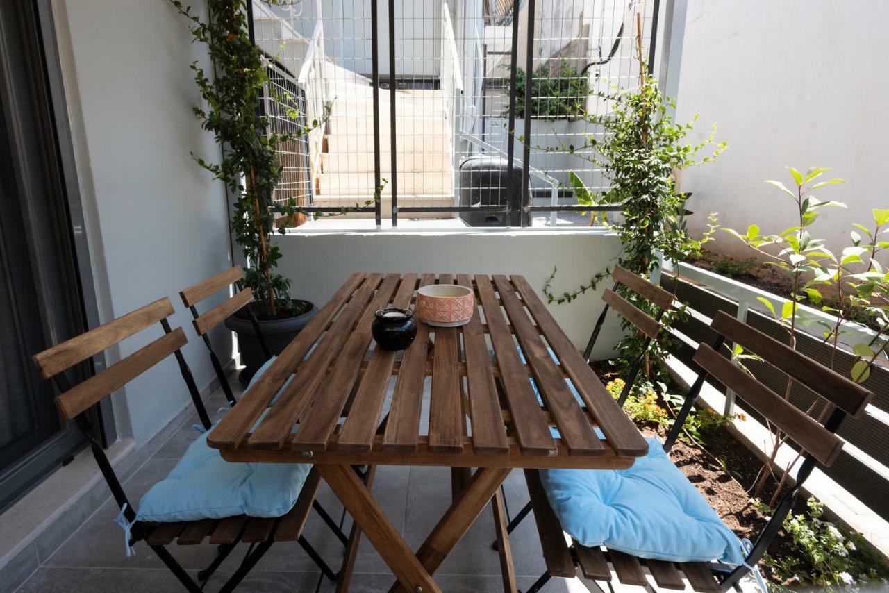 Groundfloor 2Br Apt With Smallyard Near The Heart Of Kalamata Exterior foto